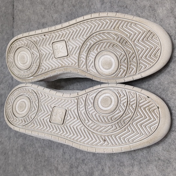 Veja v10 leather sneakers  black and white Women's Shoes Size 7 - Picture 8 of 10